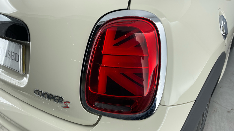 MINI Hatchback 2.0 Cooper S Sport II 3dr Petrol Hatchback